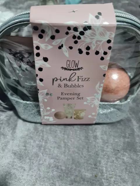 glow pink fizz and bubbles pamper duo
